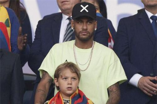 Chống đối ra mặt, Neymar bị PSG phạt nặng