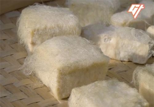 Clip: Món đậu phụ lông khiến nhiều người khiếp sợ lại có hương vị tuyệt vời