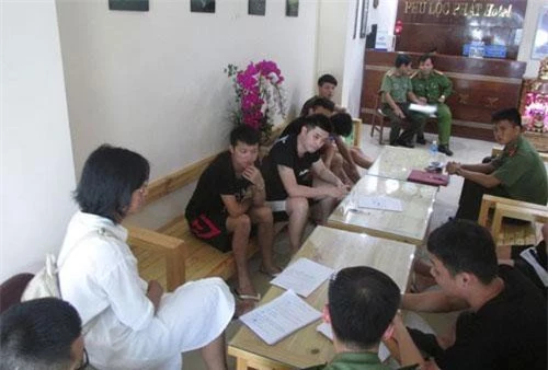 Một nhóm người Trung Quốc vừa được phát hiện "bao" nguyên khách sạn P.L. ở quận Thanh Khê, Đà Nẵng để tổ chức đánh bạc qua mạng.