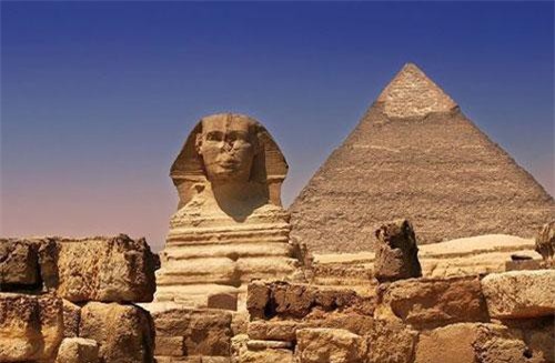 Cuốn sách thánh nắm giữ chìa khóa về bí mật của các kim tự tháp