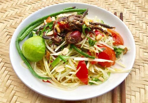 Làm gỏi đu đủ ba khía cay cay, dễ ăn