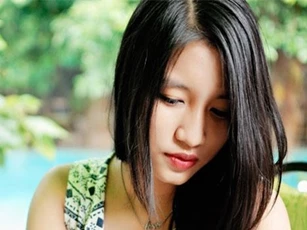 Nước mắt tôi tuôn rơi khi nghe tiếng mẹ ngoài phòng mổ: “Mẹ nuôi nó hơn 20 năm chưa bao giờ nó phải chịu đau đớn như thế này, biết vậy mẹ đã không gả nó cho con”