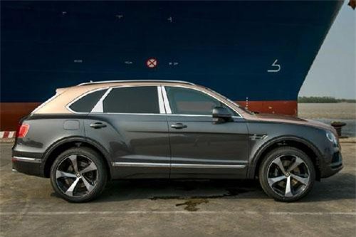 Siêu xe Bentley Bantaga V8 phiên bản kỉ niệm 100 năm về Việt Nam
