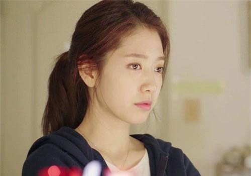 Cô em chồng ngọt nhạt đòi "mượn" xe chị dâu đang ở cữ, tôi bèn mượn tay chồng để giải quyết êm xuôi