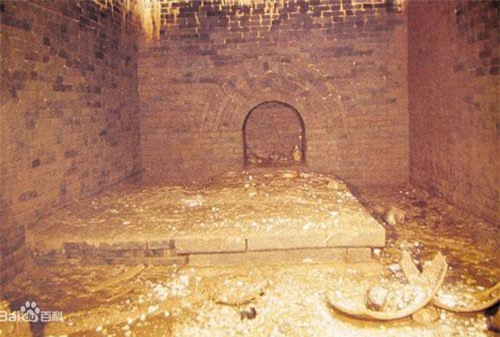 Xâm nhập cổ mộ vương gia thời Minh, nhà khảo cổ ngạc nhiên tột độ vì kho báu bên trong