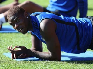 MU đẩy Paul Pogba vào thế “tiến thoái lưỡng nan”