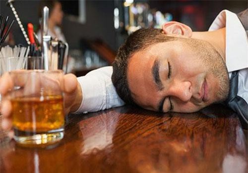 Mới đến ở nhà bố mẹ vợ chưa đầy một tuần, tôi không ngờ cả nhà cô ấy đã lộ ra bản chất thật