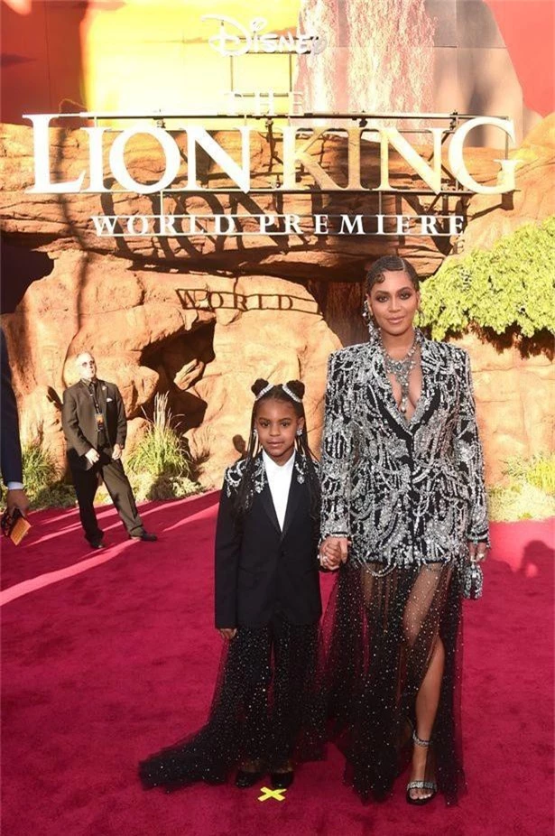 0_The-World-Premiere-Of-Disneys-THE-LION-KING