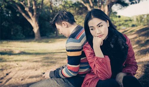 Vừa nói với mẹ chuyện tôi muốn ly hôn vợ, mẹ liền chửi tôi bất nhân và dọa sẽ tự tử