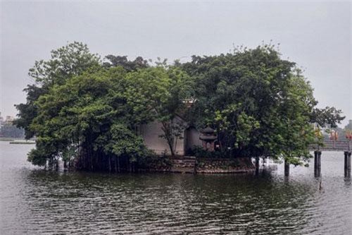 Điều bí ẩn về ngôi đền thờ "thần chó" giữa trung tâm Hà Nội