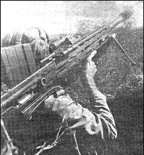 Đầu tiên phải kể đến khẩu súng chống tăng có thiết kế đặc biệt do Quân đội Cuba tự sản xuất có tên Mambi AMR. Đây là loại súng chống tăng có chiều dài lên tới 2,1 mét, được Cuba tự thiết kế và sản xuất hàng loạt từ năm 1980 và dùng cỡ đạn 14,5x114mm. Nguồn ảnh: Militaria.