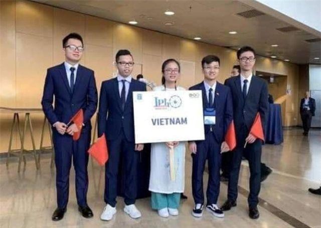 Nữ sinh duy nhất trong đoàn Việt Nam giành huy chương Vàng Olympic Vật lý Quốc tế 2019