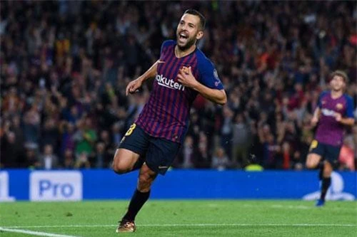 Hậu vệ trái: Jordi Alba.