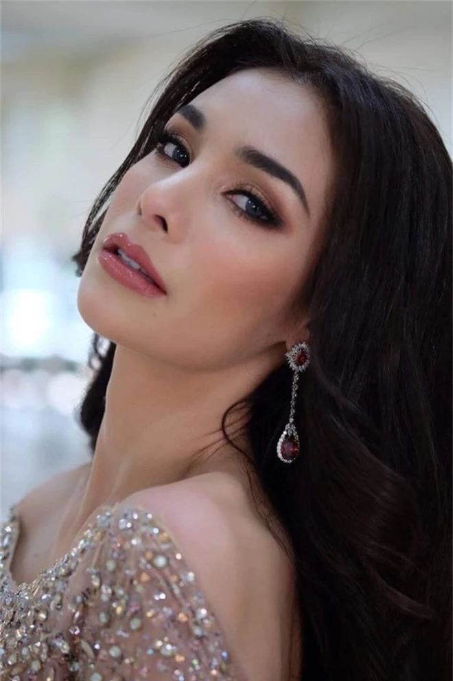 Không chỉ lạc lõng trong chiến thắng, Miss Grand ThaiLan 2019 còn bị chỉ trích bởi gương mặt đơ cứng, thiếu tự nhiên - Ảnh 2.