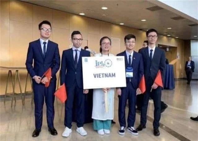 Nữ sinh duy nhất trong đoàn Việt Nam giành huy chương Vàng Olympic Vật lý Quốc tế 2019 - 1