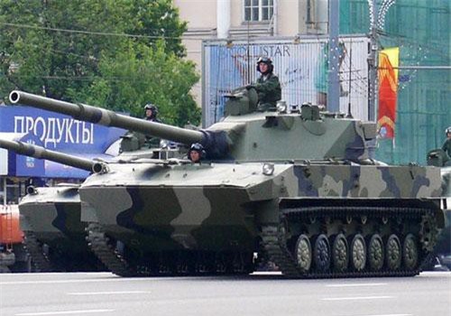 Đọ sức xe tăng hạng nhẹ Nga – Mỹ: Ai hơn ai?