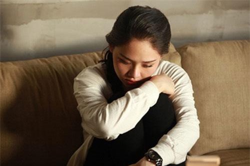 Lo sợ lộ bí mật động trời vì con không giống chồng