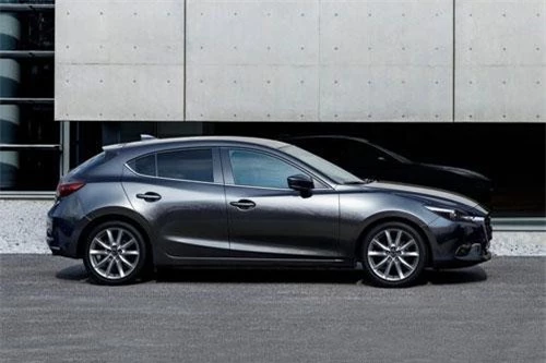 6. Mazda 3 (doanh số: 7.401 chiếc).