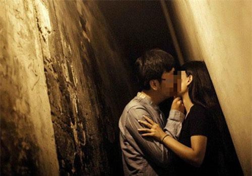 Cô gái cướp chồng người khác còn nhắn tin 'thảo mai', dụ chị vợ đến đánh ghen khiến MXH dậy sóng