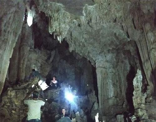 Đi rừng, 4 người dân phát hiện hệ thống hang động thạch nhũ tuyệt đẹp