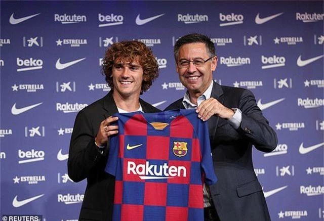 “Bom tấn” Griezmann rạng rỡ ra mắt Barcelona - 4