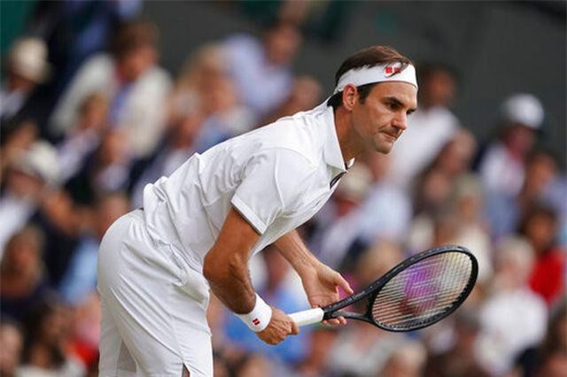 Federer phát biểu 'sốc' về thất bại trước Djokovic