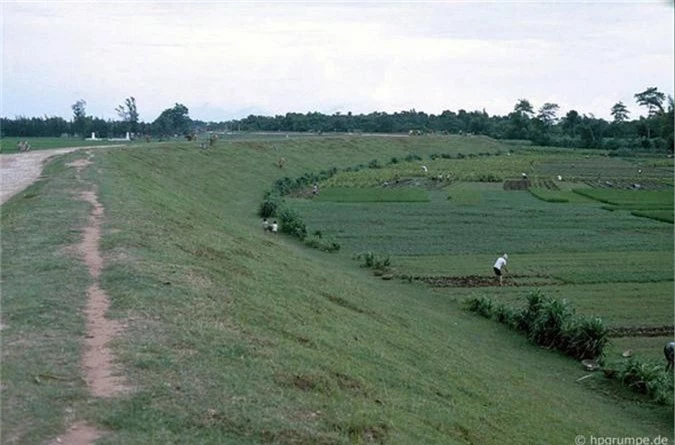 Hinh anh kho quen ve nong thon Ha Noi nam 1991-Hinh-12