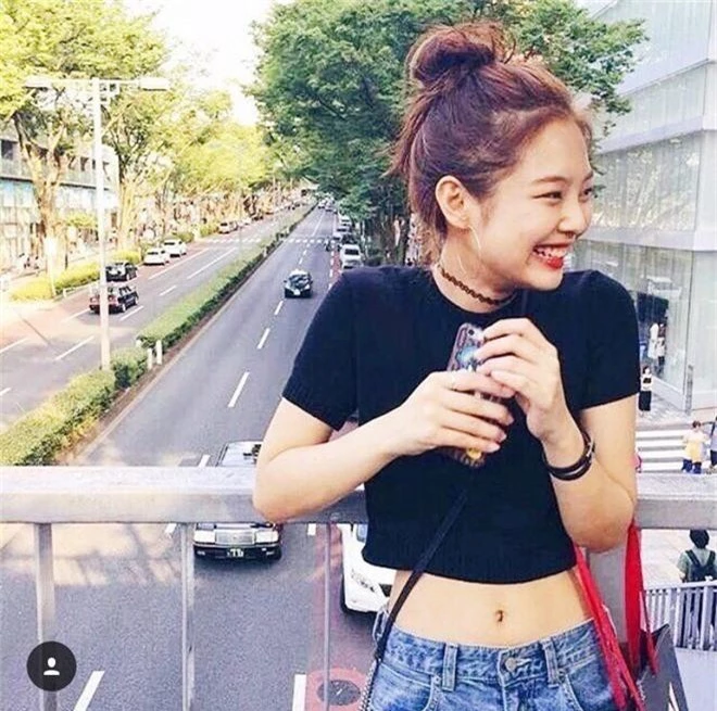 So sánh body bỏng mắt của Dương Mịch và Jennie khi diện croptop: Nữ thần Cbiz thua mỹ nhân BLACKPINK ở 2 bức ảnh để đời - Ảnh 11.