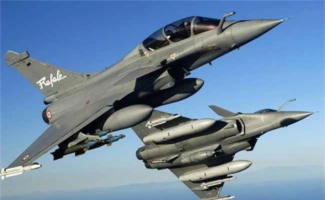 Su-30 cua An Do co gi hon Rafale ma phi cong Phap 