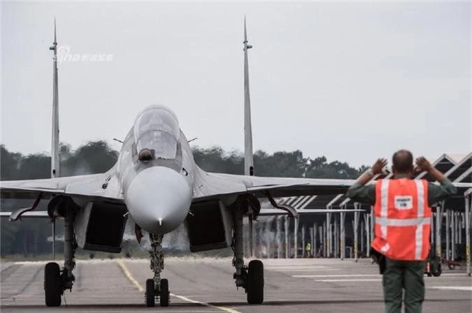 Su-30 cua An Do co gi hon Rafale ma phi cong Phap 