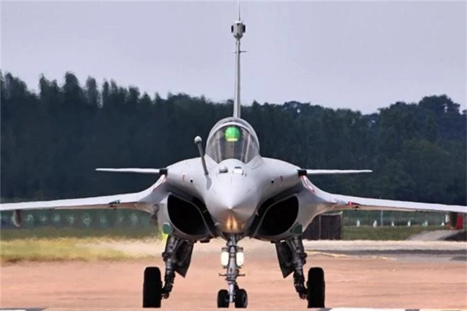 Su-30 cua An Do co gi hon Rafale ma phi cong Phap 