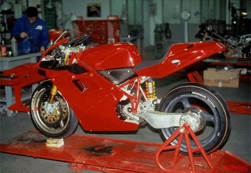 Nguyên mẫu Ducati 916.