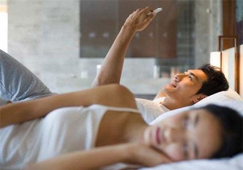 5 dấu hiệu cho thấy một người đàn ông đã có "niềm vui mới", vợ chỉ cần tinh tế một chút là phát hiện ra ngay