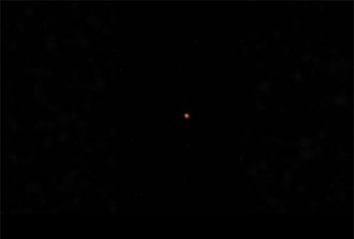 CLIP: UFO bí ẩn xuất hiện trên bầu trời Michigan, Mỹ