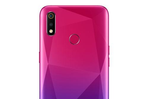 Trên tay smartphone pin 4.230 mAh, camera kép, giá siêu rẻ