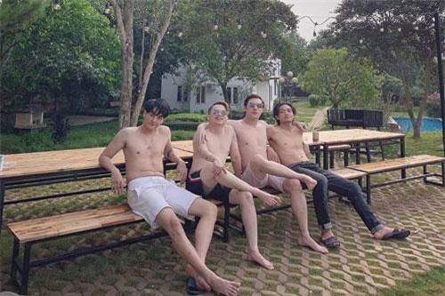 Hữu Vi bất ngờ xuất hiện với nhan sắc tàn tạ, body 6 múi chuẩn chỉnh đã "bốc hơi" hoàn toàn