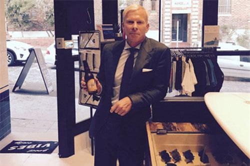 Siêu lừa đảo nước Úc từng tốt nghiệp đại học Havard và Massachusets