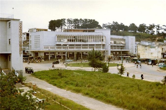 Bồi hồi ngắm chợ Đà Lạt xưa qua bộ ảnh cực hiếm Boi hoi ngam cho Da Lat xua qua bo anh cuc hiem