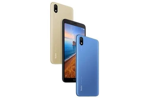 Tại Ấn Độ, Xiaomi Redmi 7A phiên bản RAM 2 GB có giá 5.999 Rupee (tương đương 2,03 triệu đồng), còn bản RAM 3 GB được bán với giá 6.199 Rupee (2,10 triệu đồng). Máy có 3 màu đen, xanh, vàng.