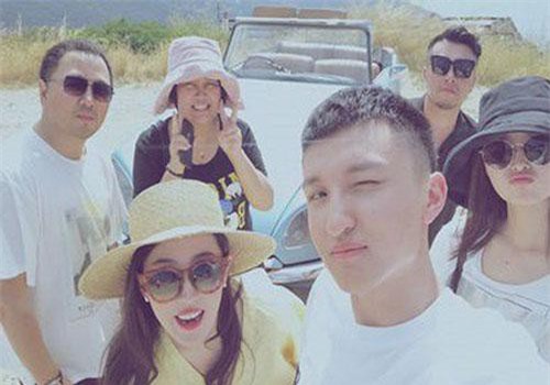 Lộ bằng chứng Lưu Diệc Phi đã có tình mới sau khi chia tay Song Seung Hun, danh tính của người đàn ông này khiến ai cũng bất ngờ