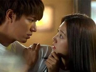 Đi chơi để bạn gái trả tiền, hoá ra anh "ki cóp" vì người này