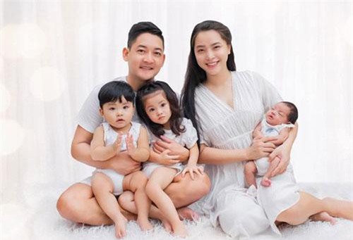 "Vượt cạn" lần 3 thành công, Hải Băng được chồng tặng từ nhẫn sang đến xe xịn, mua sắm "sương sương" cả trăm triệu