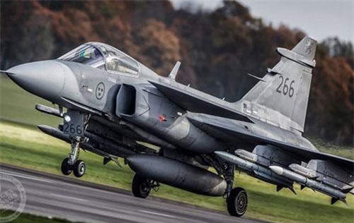 Đẹp mê hồn dàn chiến đấu cơ JAS 39 của Không quân Thuỵ Điển