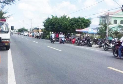 Vụ nam thanh niên tử vong bên quốc lộ: Bắt 2 đối tượng "cuỗm" xe nạn nhân