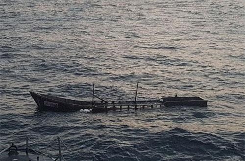 Bí ẩn “thuyền ma” Triều Tiên trôi dạt ngoài khơi bờ biển Hàn Quốc