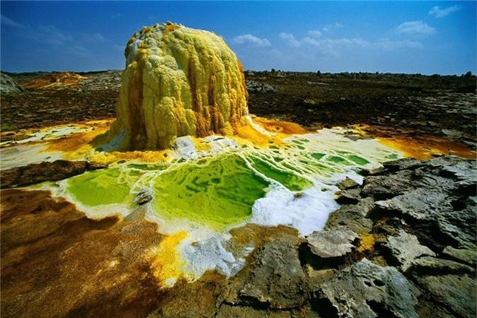 Vùng đất kỳ lạ có địa hình như bề mặt sao Hỏa