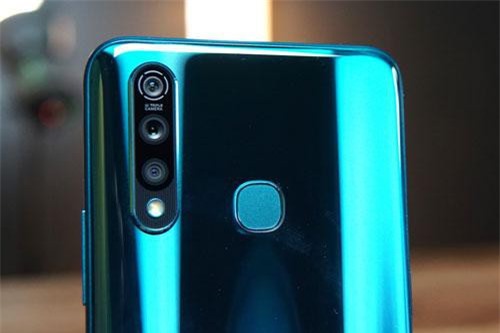 Smartphone 3 camera sau, chip S712, pin 5.000 mAh, giá 5 triệu đồng