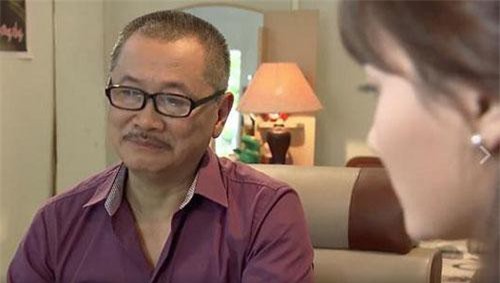 Bố chồng giới thiệu mẹ kế, tôi bủn rủn tay chân khi nhận ra đó chính là