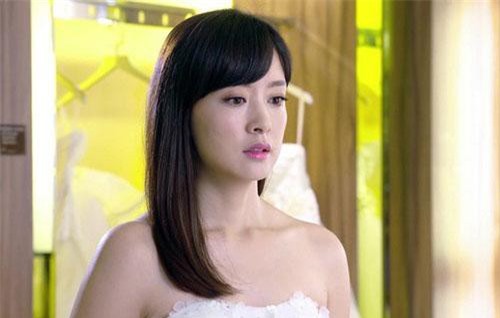 Ngày cưới của sếp tổng, tôi lạnh sống lưng khi phát hiện gương mặt cô dâu chính là người đã theo tôi về nhà trong đêm giông bão ấy