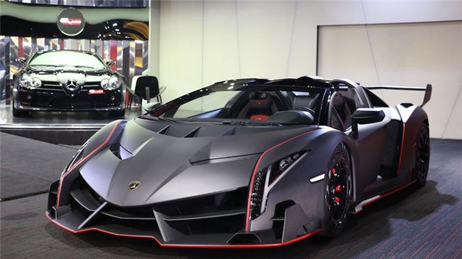 "Soi" Lamborghini Veneno Roadster với thân carbon độc nhất thế giới